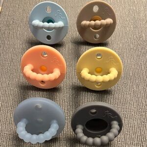 6count cutie pat baby pacifiers like new never used boy or girl infant lot